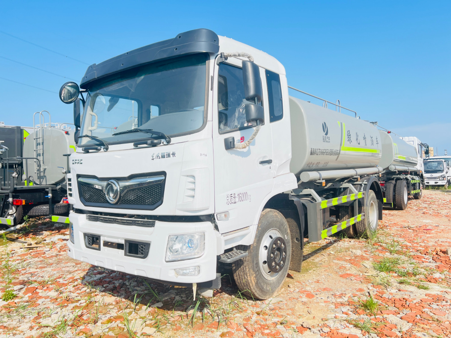 12方洒水车 盈通东风福瑞卡F9
