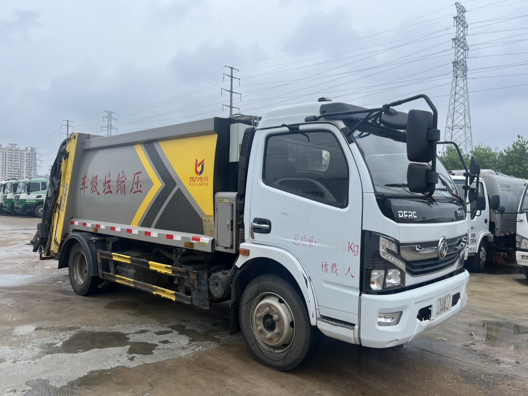 1⃣️车型：国六9方压缩垃圾车 2⃣️年份：2021年6月 3⃣️发动机：朝柴170马力，国六 4⃣️底盘配置：东风凯普特底盘，3800轴距，六档变速箱，245